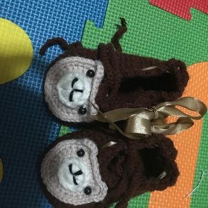Baby’s crochet shoes